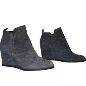 Dolce Vita Gerri Genuine Suede Pull On Wedge Ankle Boot Gray Size 7.5